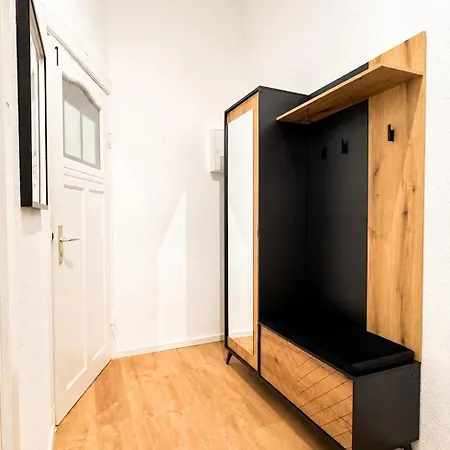 3-zimmer Monteurunterkunft Mit Pkw-stellplatz Für Bis Zu 6 Personen In Horn-lehe Apartment Bremen